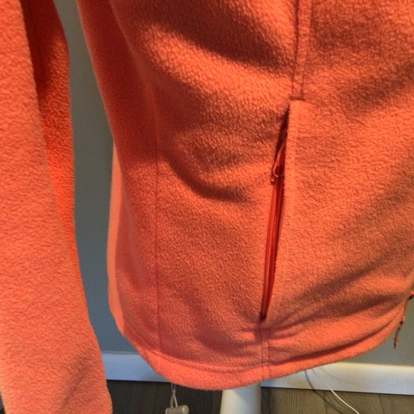 Columbia zip fleece preloved, paint on sleeve. Great for camping. - Picture 7 of 9